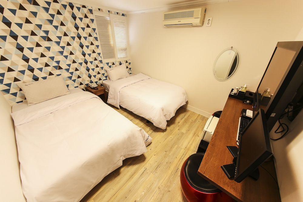 In Seoul Sinchon Goguma Hotel Екстериор снимка