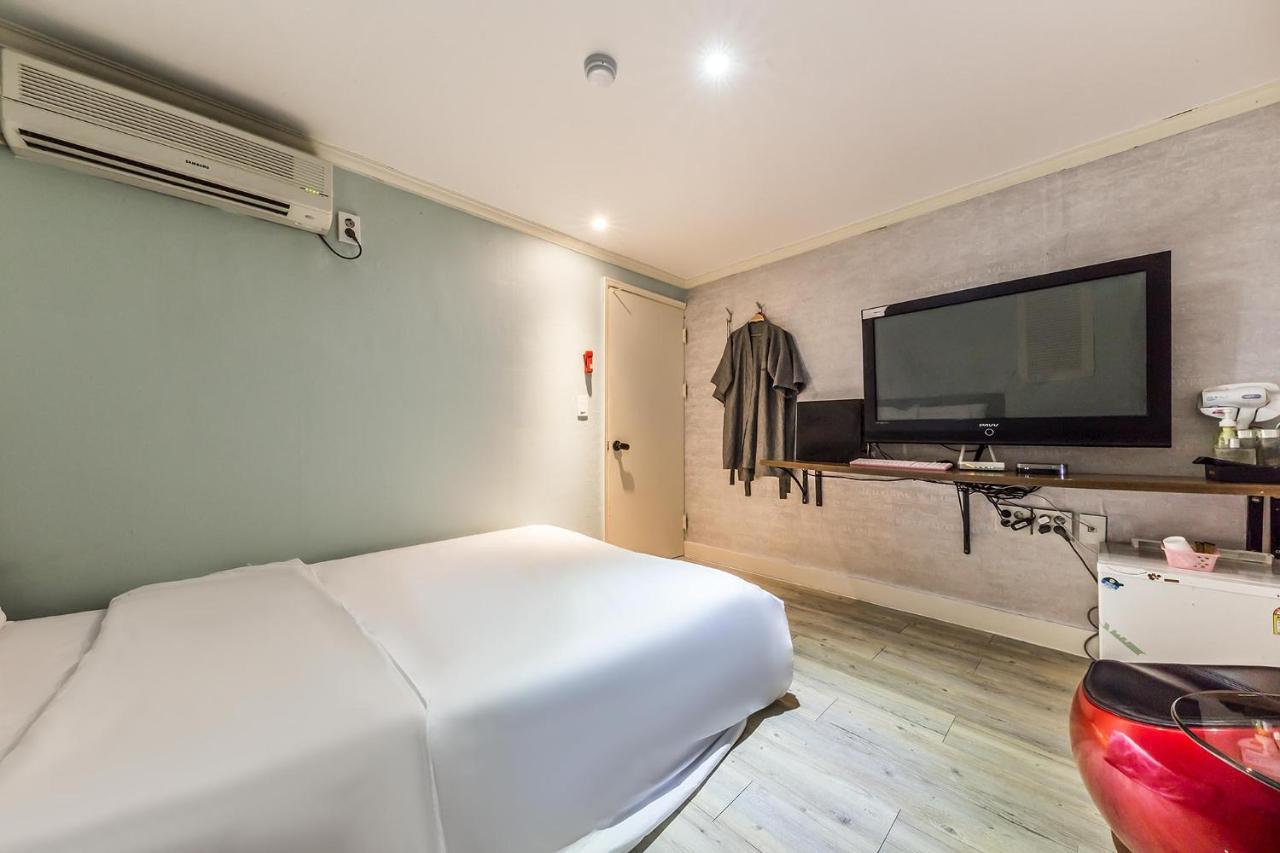 In Seoul Sinchon Goguma Hotel Екстериор снимка